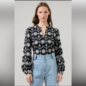 NWOT Sugarlips Elle Floral Eyelet Long Sleeve Top Size 2X